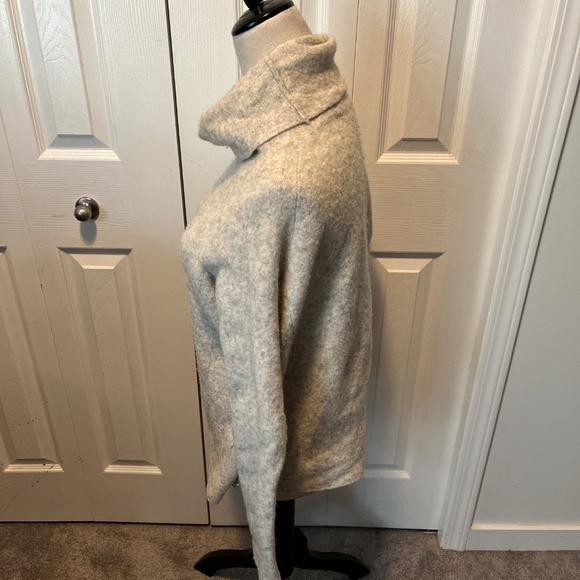 Community from Aritizia size XS wool blend turtle neck - Picture 6 of 15